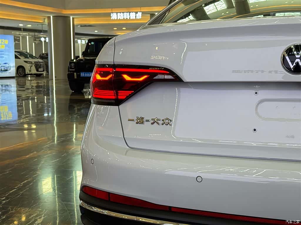 Volkswagen Sagitar, 2025 9