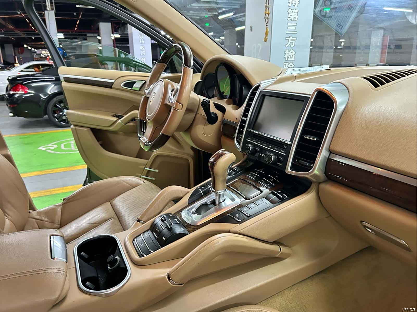 Porsche Cayenne, 2011 9