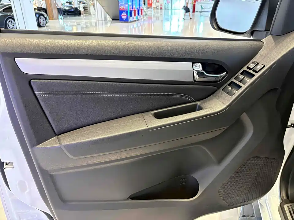 Isuzu mu-X Shepherd Ranger