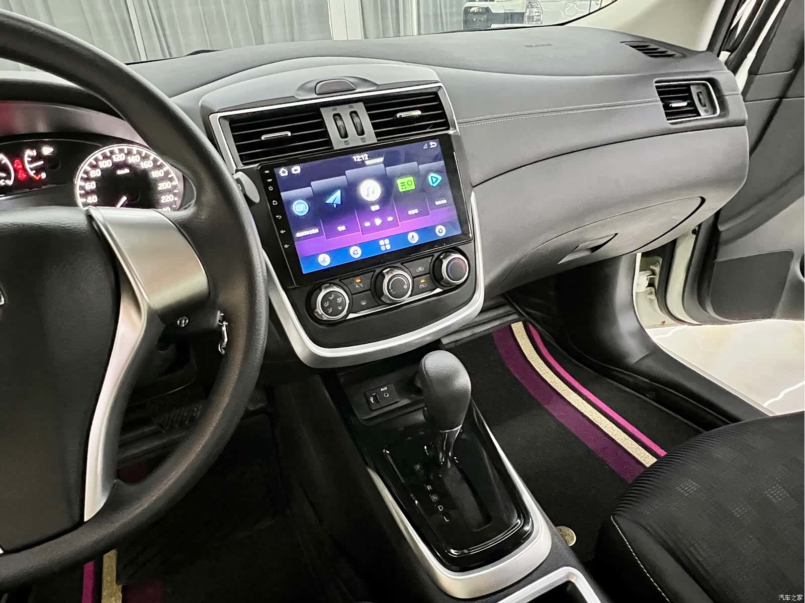 Nissan Tiida, 2021 12