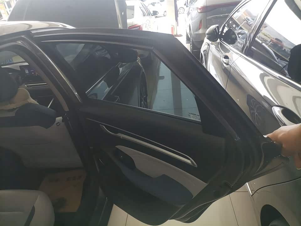 Geely Emgrand Geely Emgrand