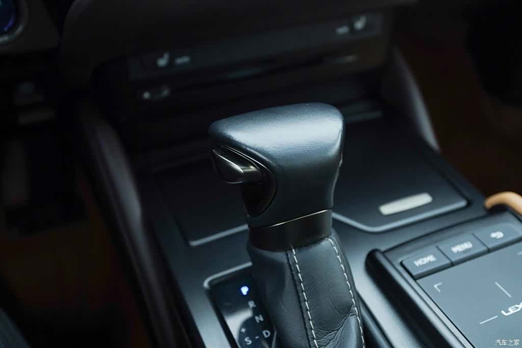 Lexus ES, 2021 9