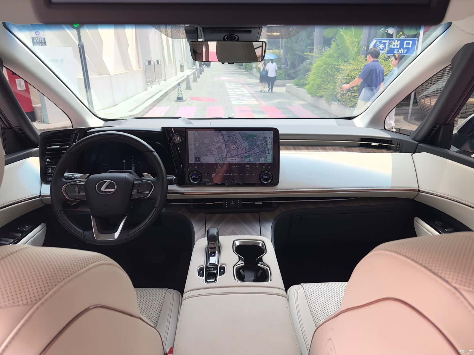 Lexus LM, 2024 19