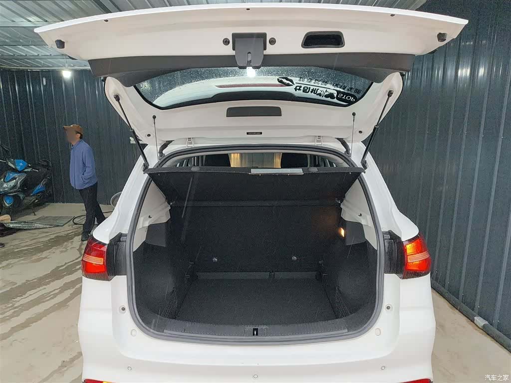 Roewe RX3, 2019 15