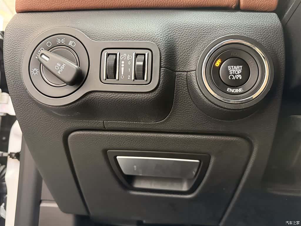 Maserati Ghibli, 2015 11