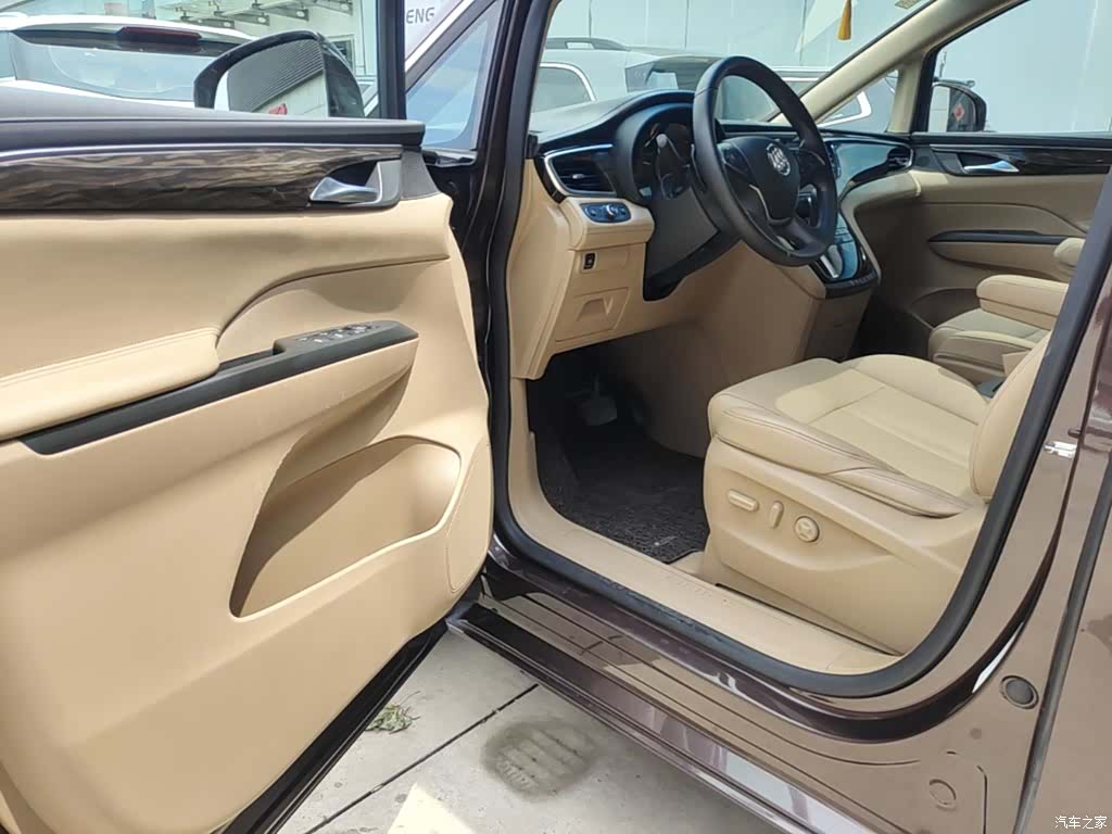 Buick GL8, 2017 16