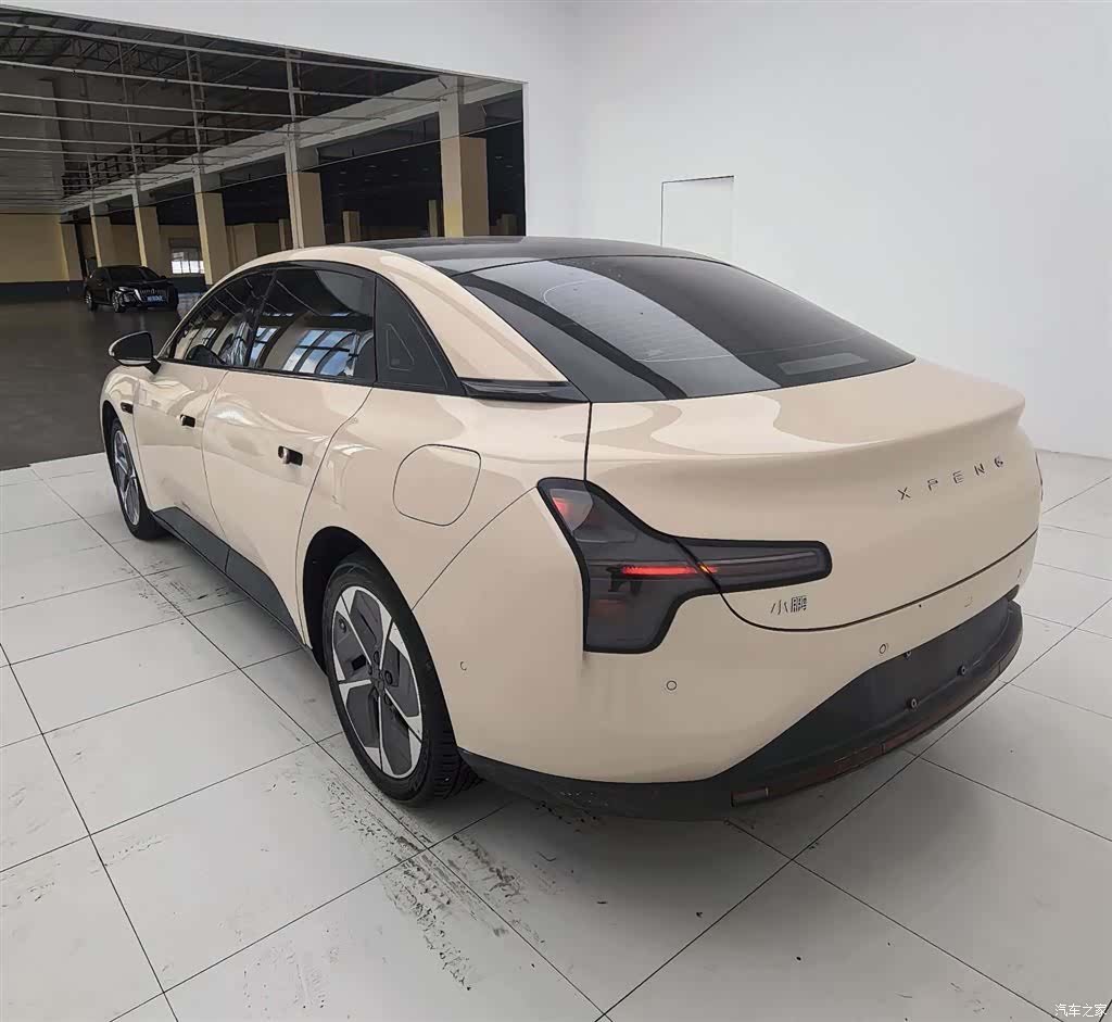 Xpeng Mona M03, 2024 7