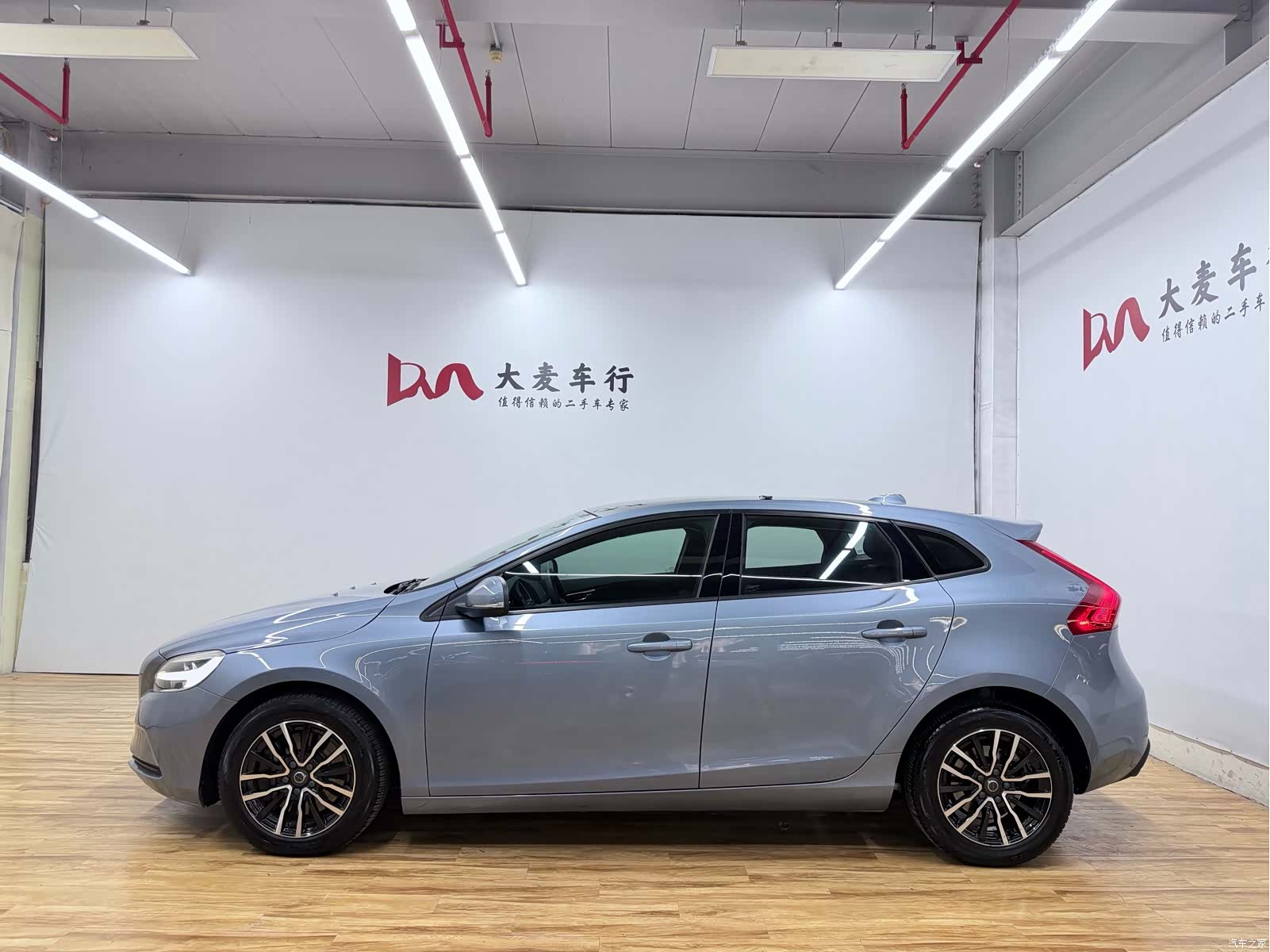 Volvo V40, 2018 4