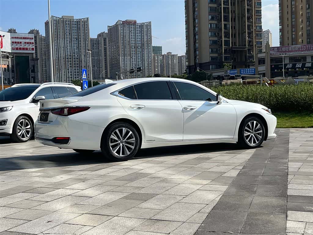 Lexus ES, 2023 7