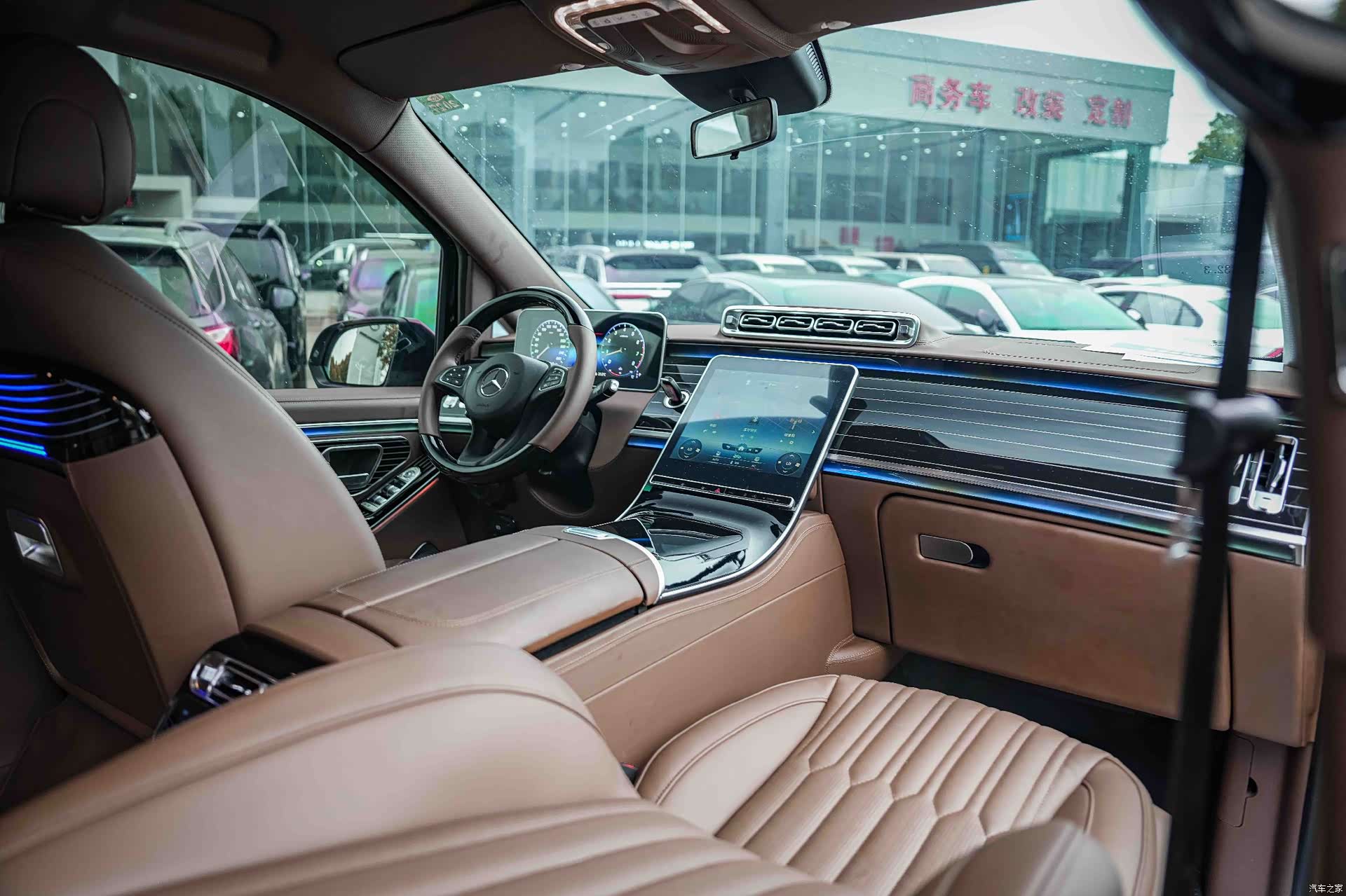 Mercedes-Benz 7, 2023 6
