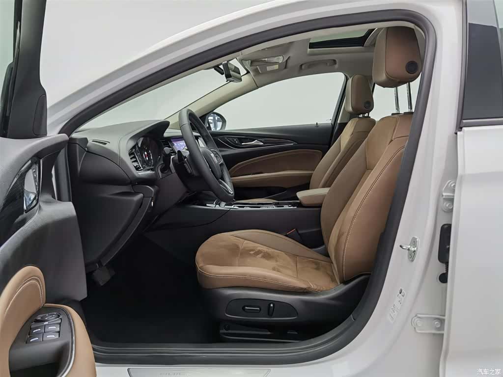 Buick Regal, 2025 10