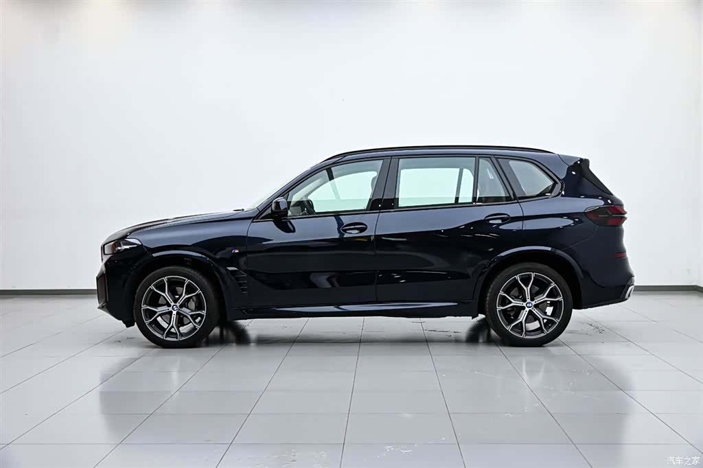 BMW X5, 2025 все фото