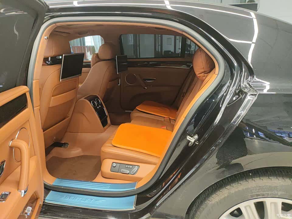 Bentley Flying Spur, 2018 3