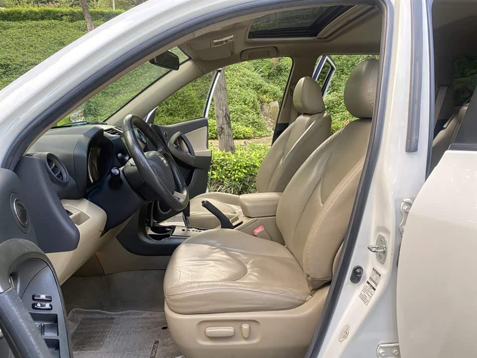 Toyota RAV4 Rongfang