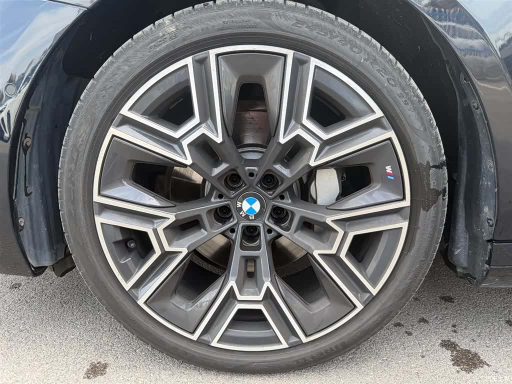 BMW 5 Series, 2025 13