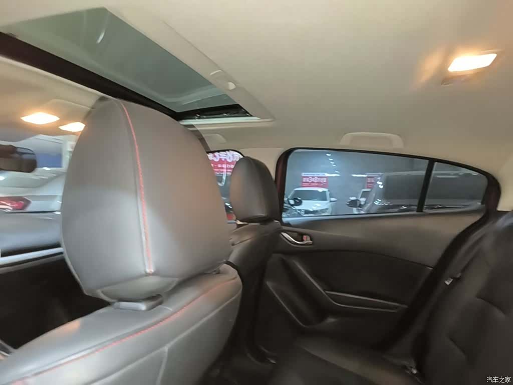 Mazda Mazda3, 2015 18