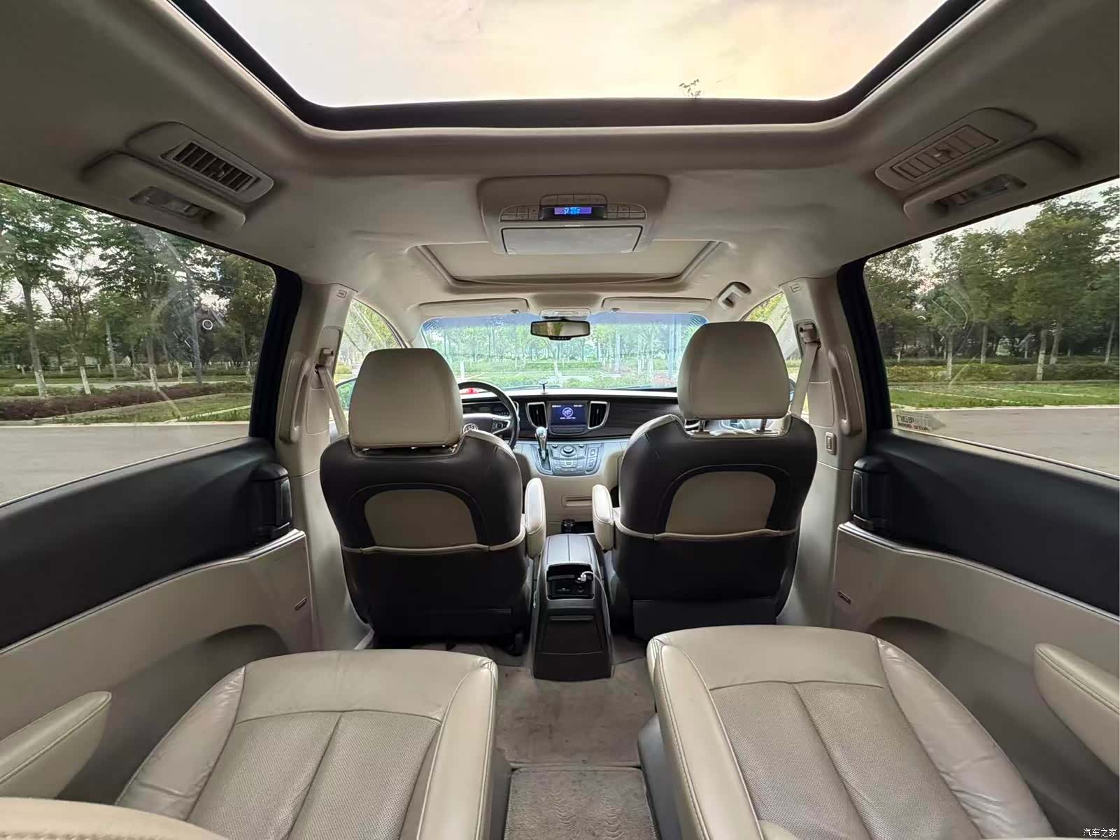 Buick GL8, 2012 9