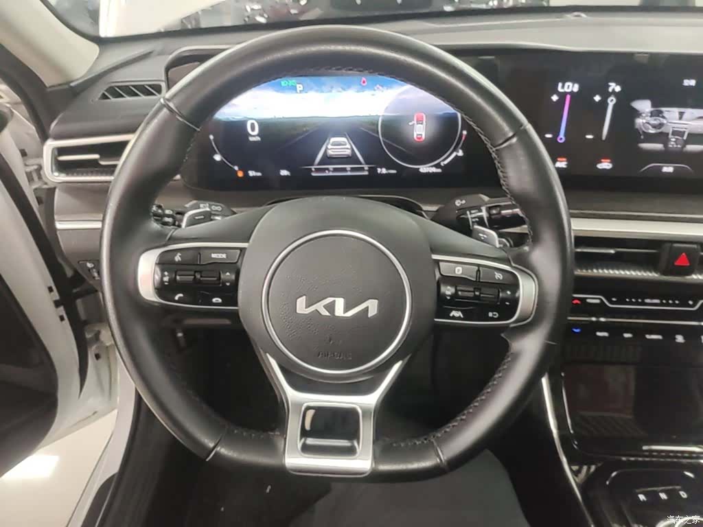 Kia K5, 2022 11