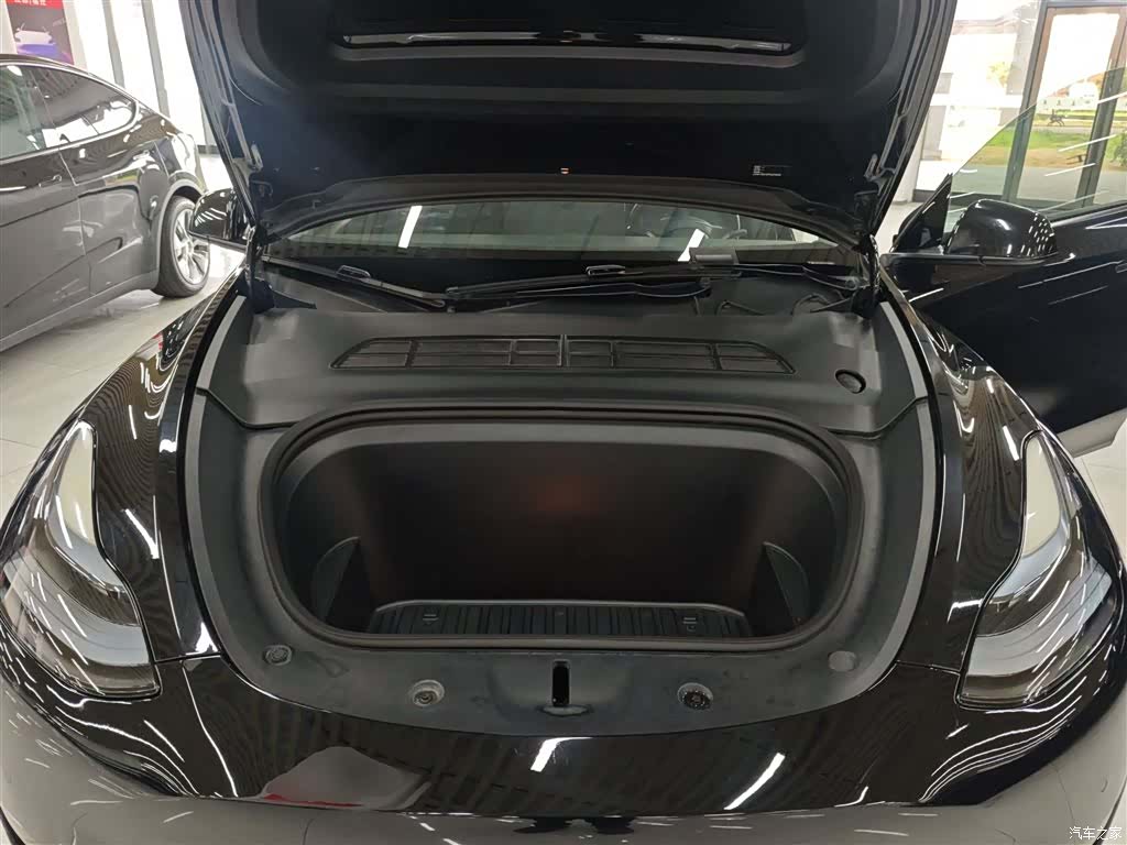 Tesla Model Y, 2023 20