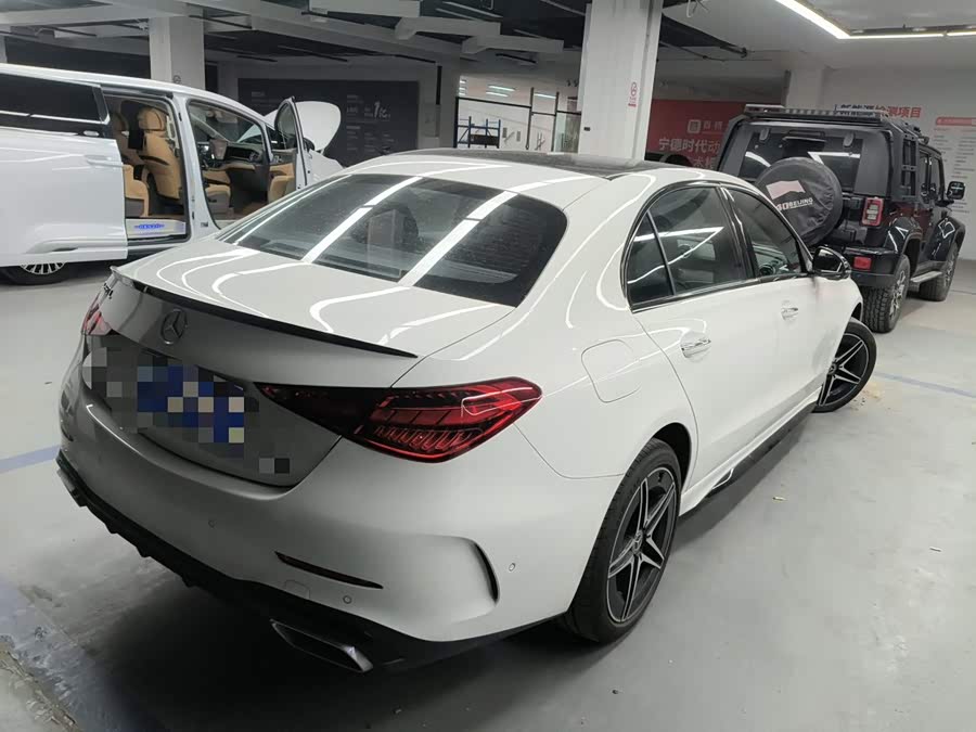 Mercedes-Benz C-Class 2025, фото 3