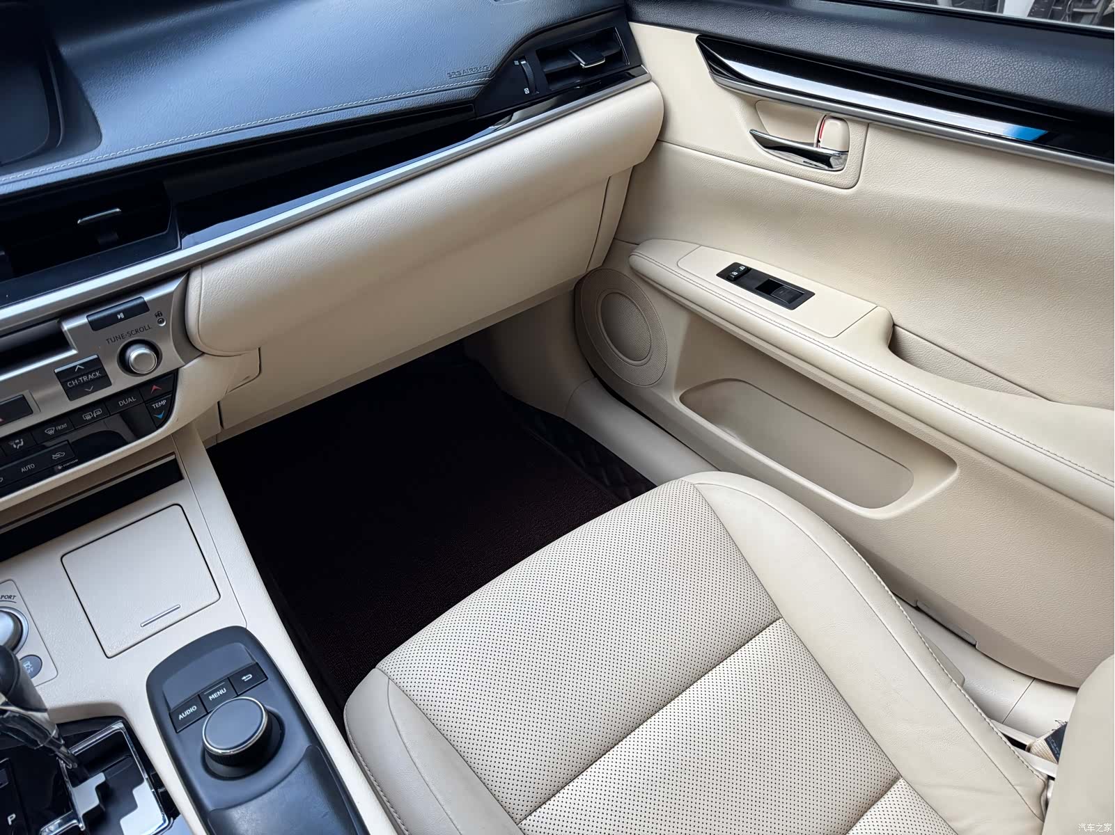 Lexus ES, 2015 11