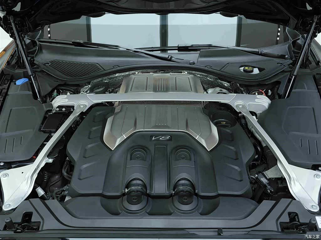 Bentley Flying Spur, 2024 23