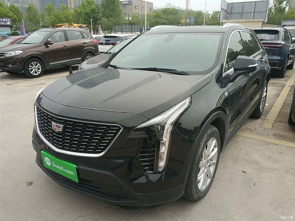 Cadillac XT4, 2022 2