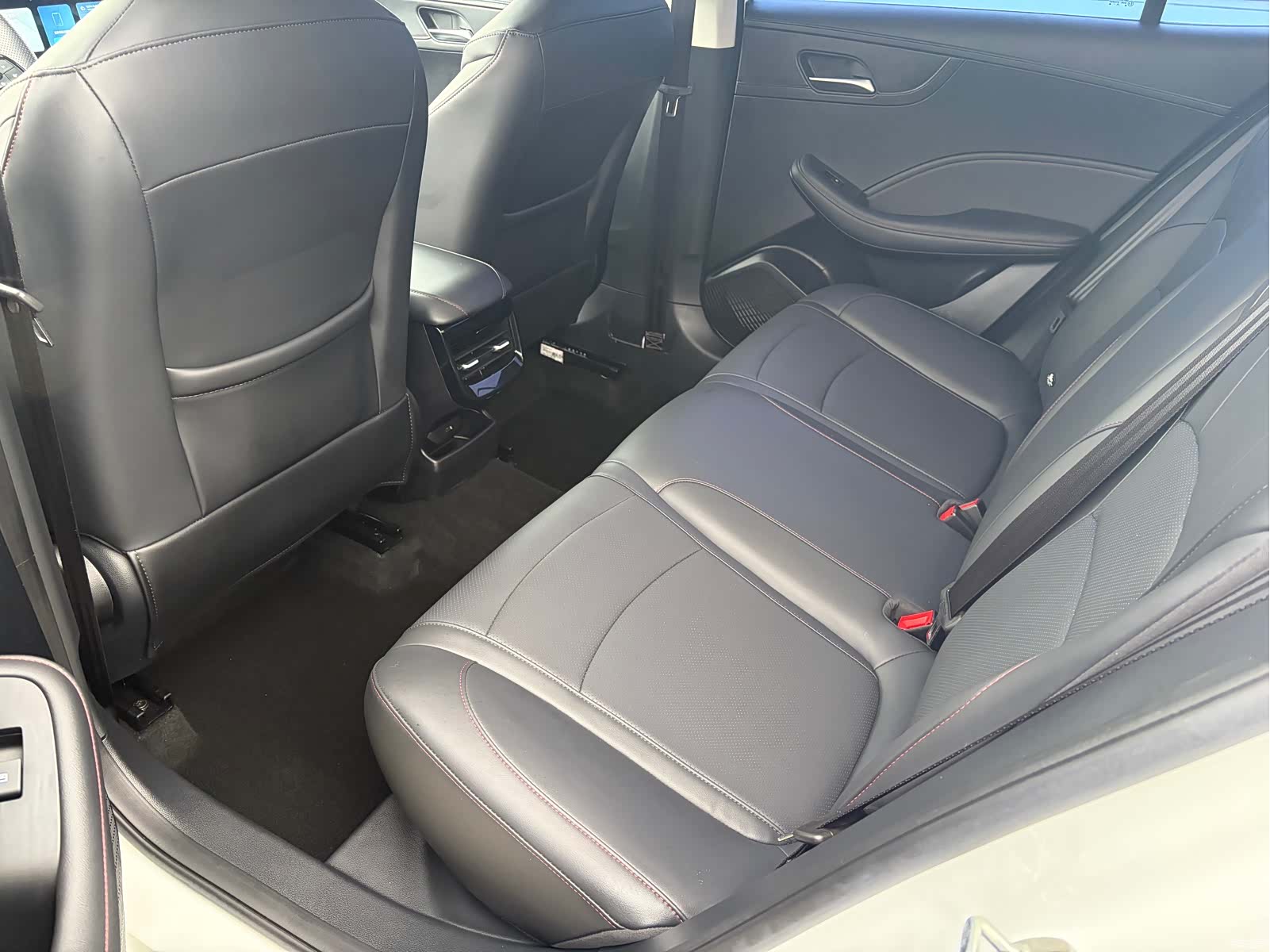 Roewe i5, 2025 9