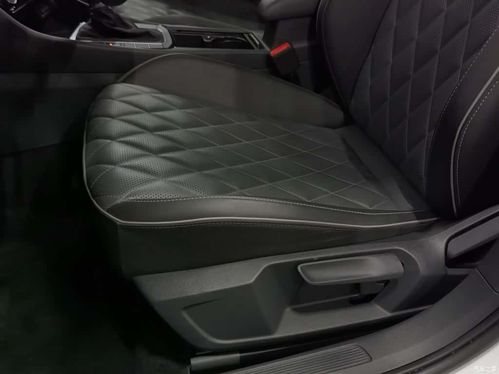 Volkswagen Sagitar, 2024 20