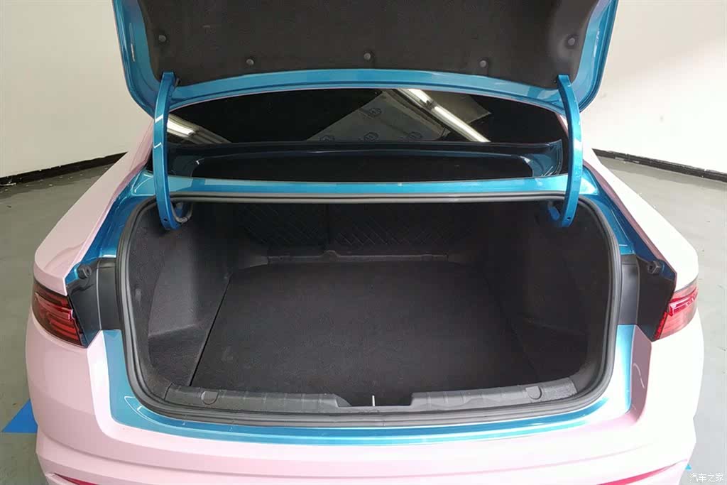 Geely Preface, 2021 4