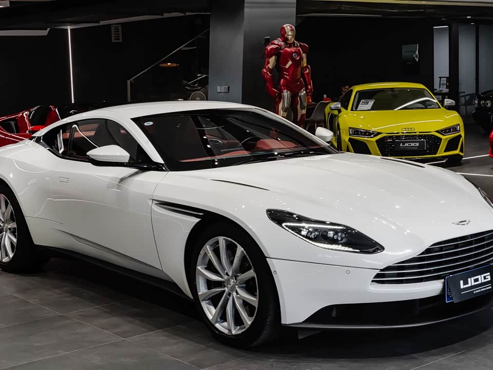 Aston Martin DB11
