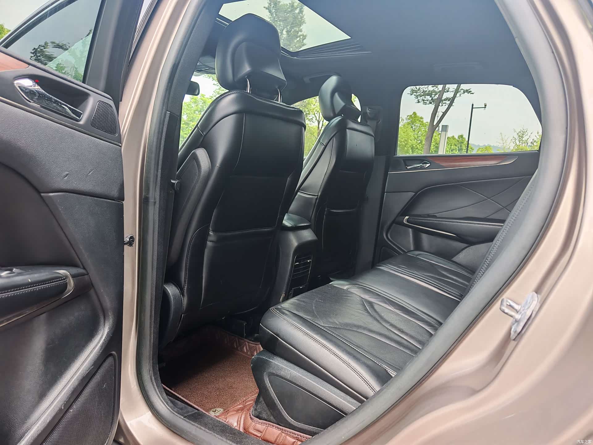 Lincoln MKC, 2018 11