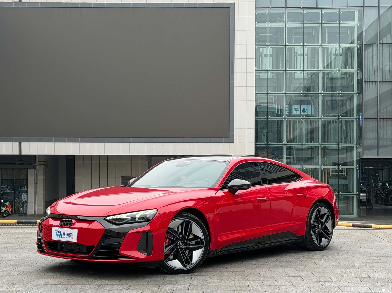 Audi e-tron, 2024 1