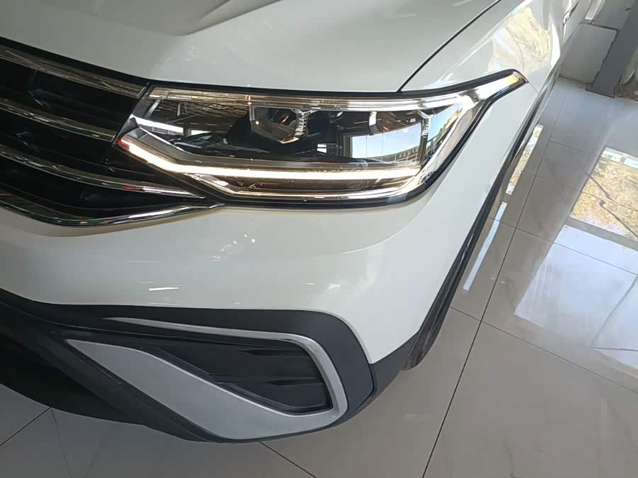 Volkswagen Tiguan L 2023, фото 24