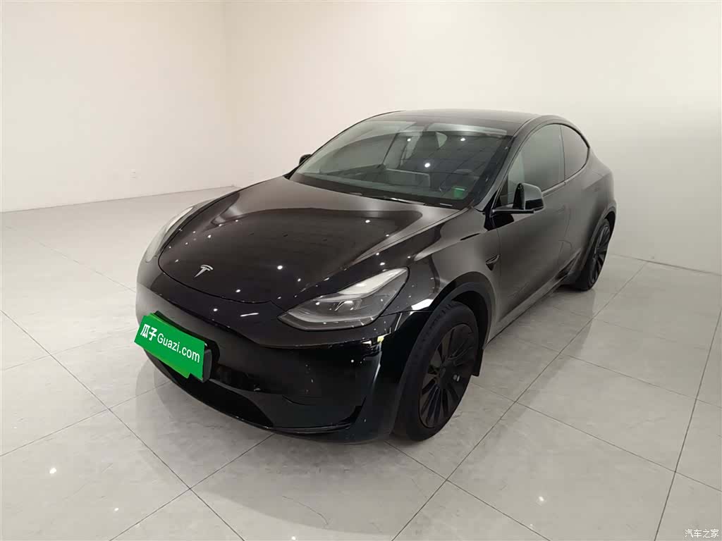 Tesla Model Y, 2023 2