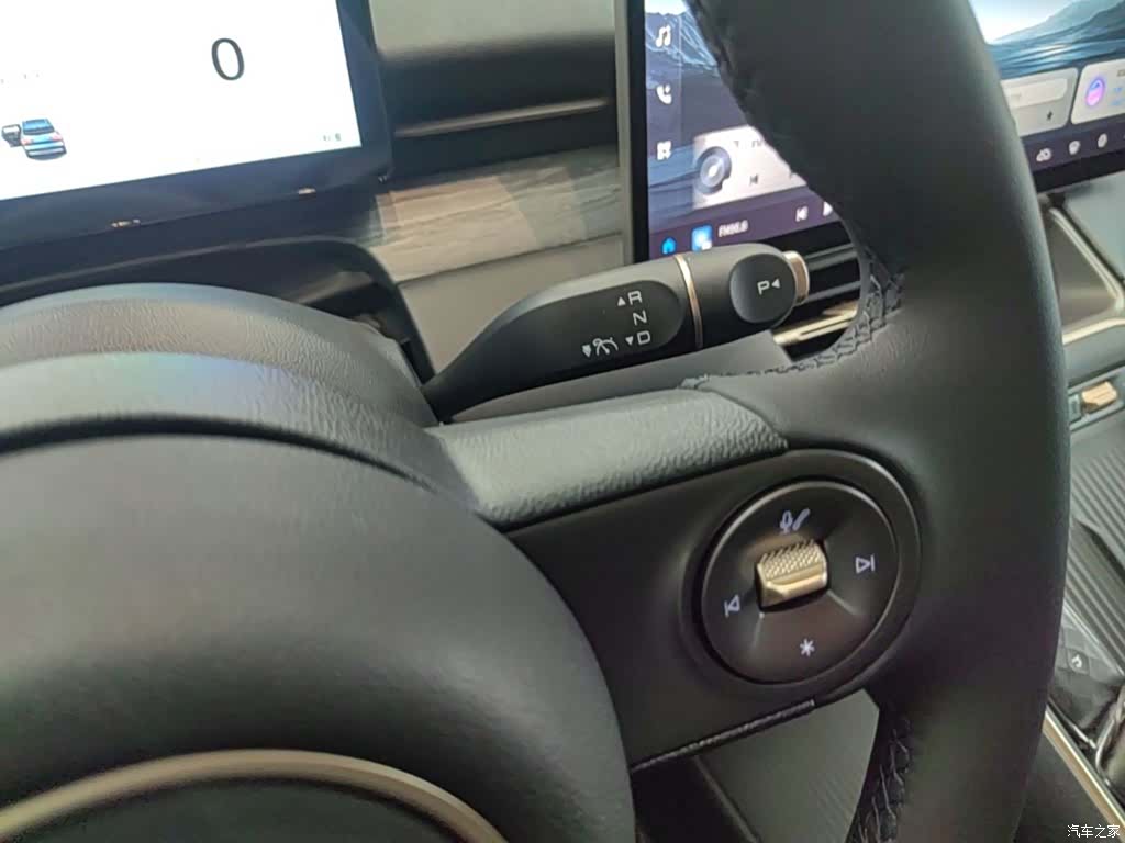 Wuling Starlight, 2025 14