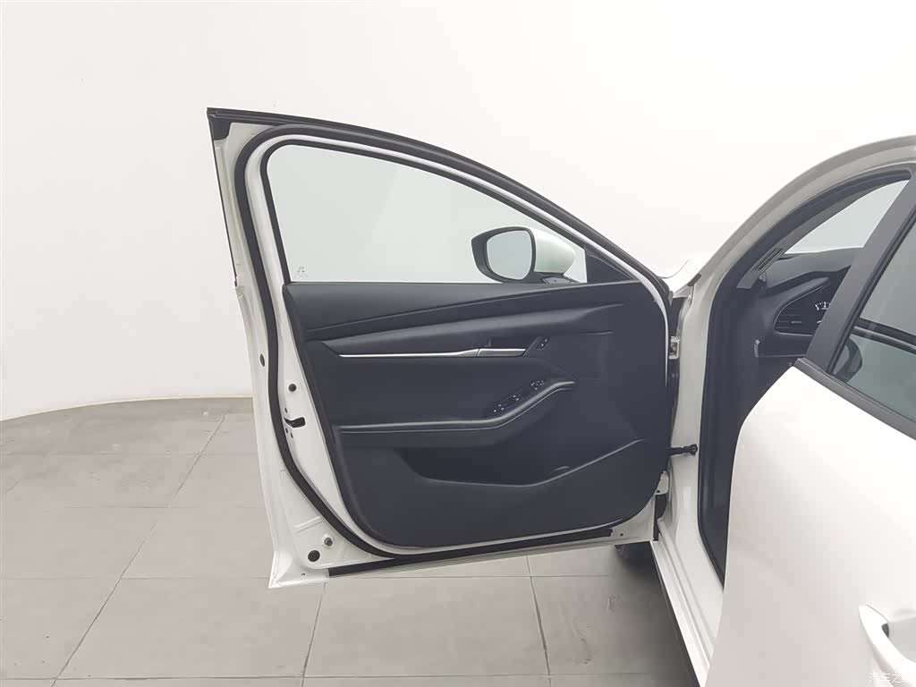 Mazda Mazda3, 2023 8
