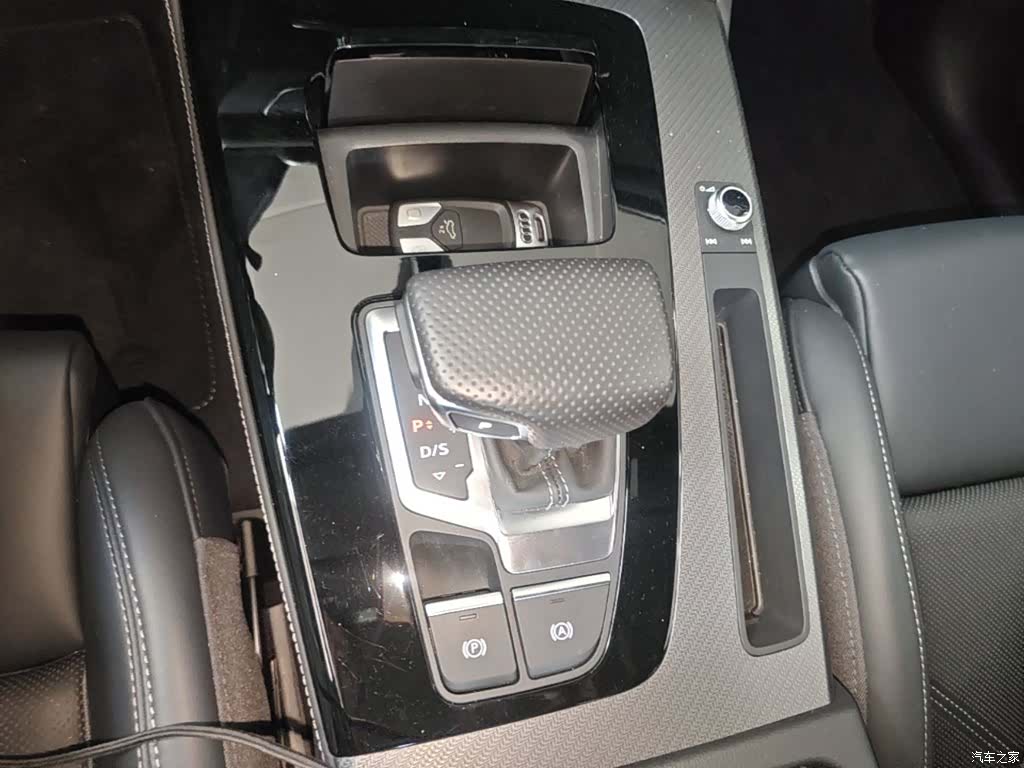Audi Q5L, 2025 21