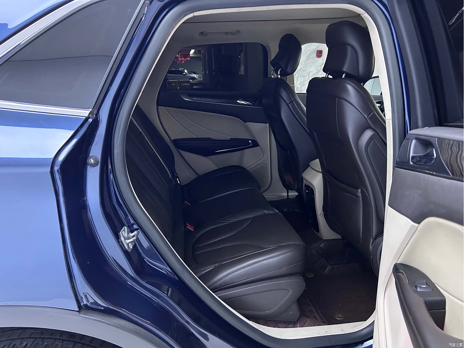 Lincoln MKC, 2017 11