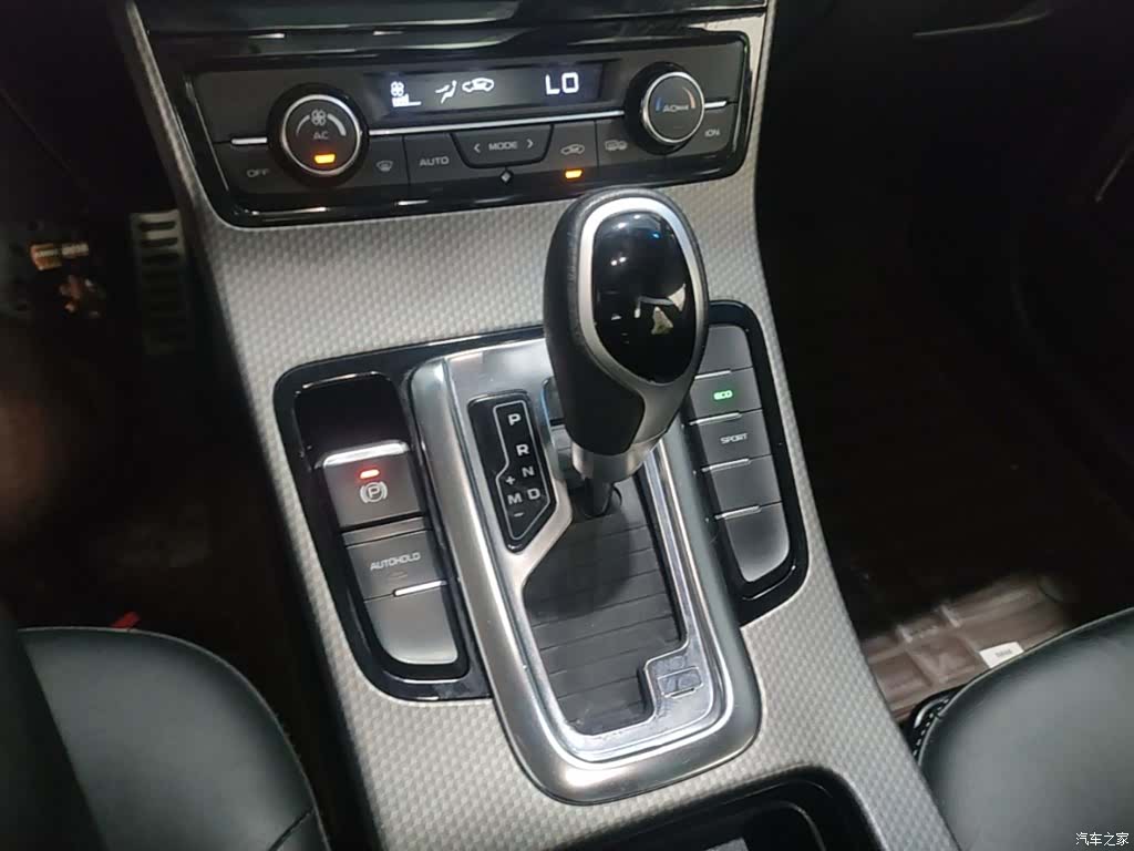 Geely Emgrand, 2016 14