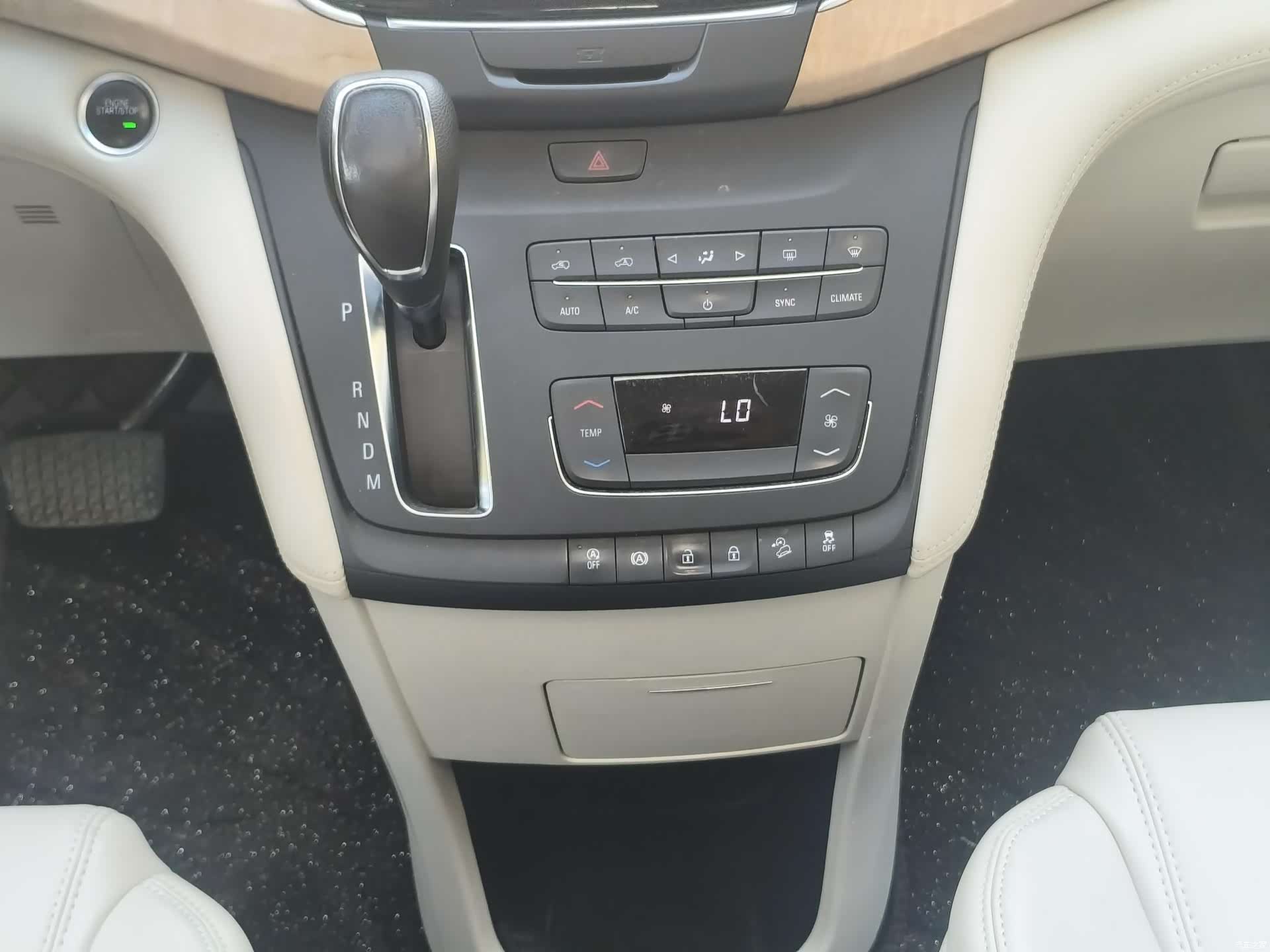 Buick GL8, 2018 13