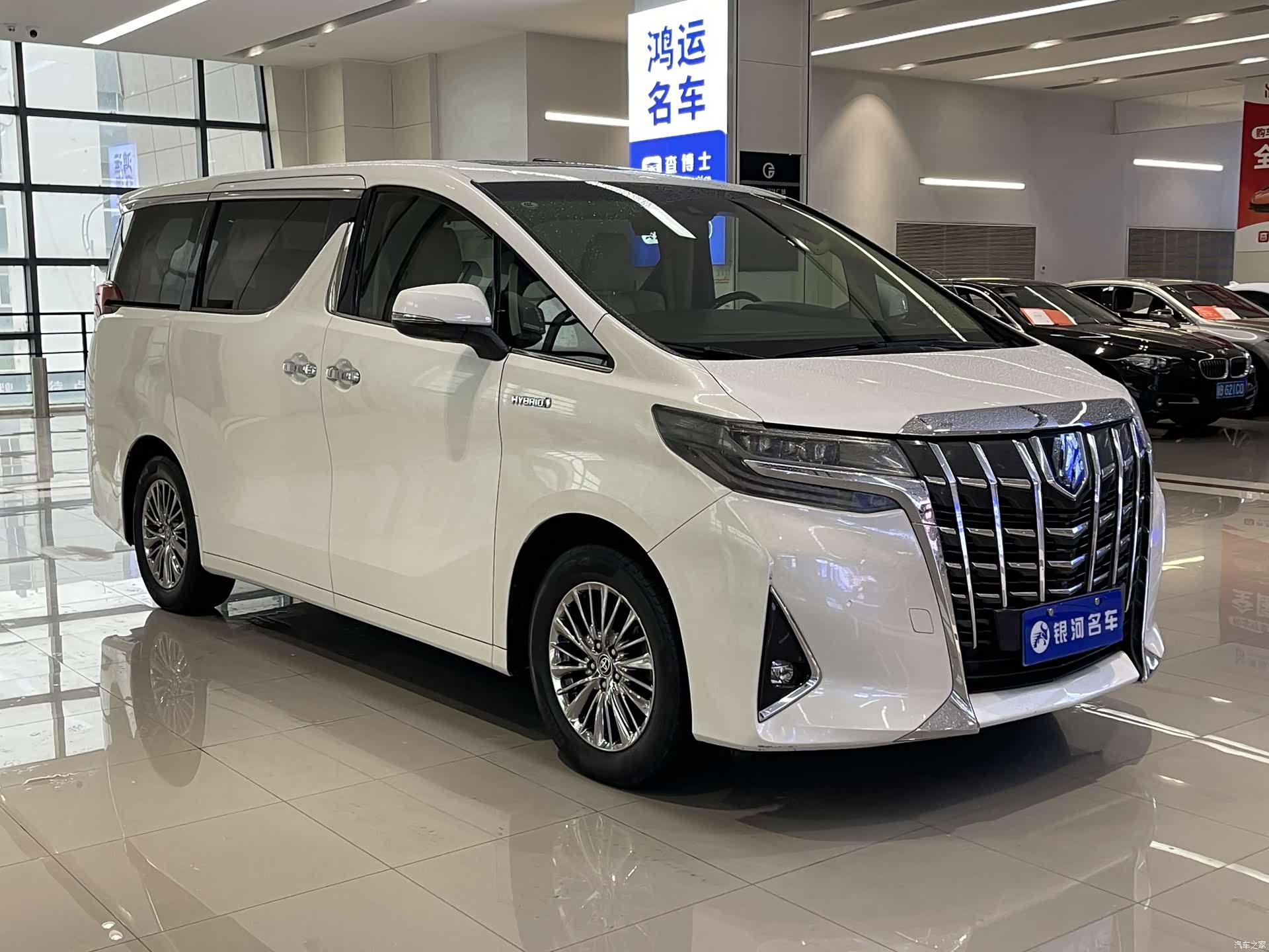 Toyota Alphard, 2020 3