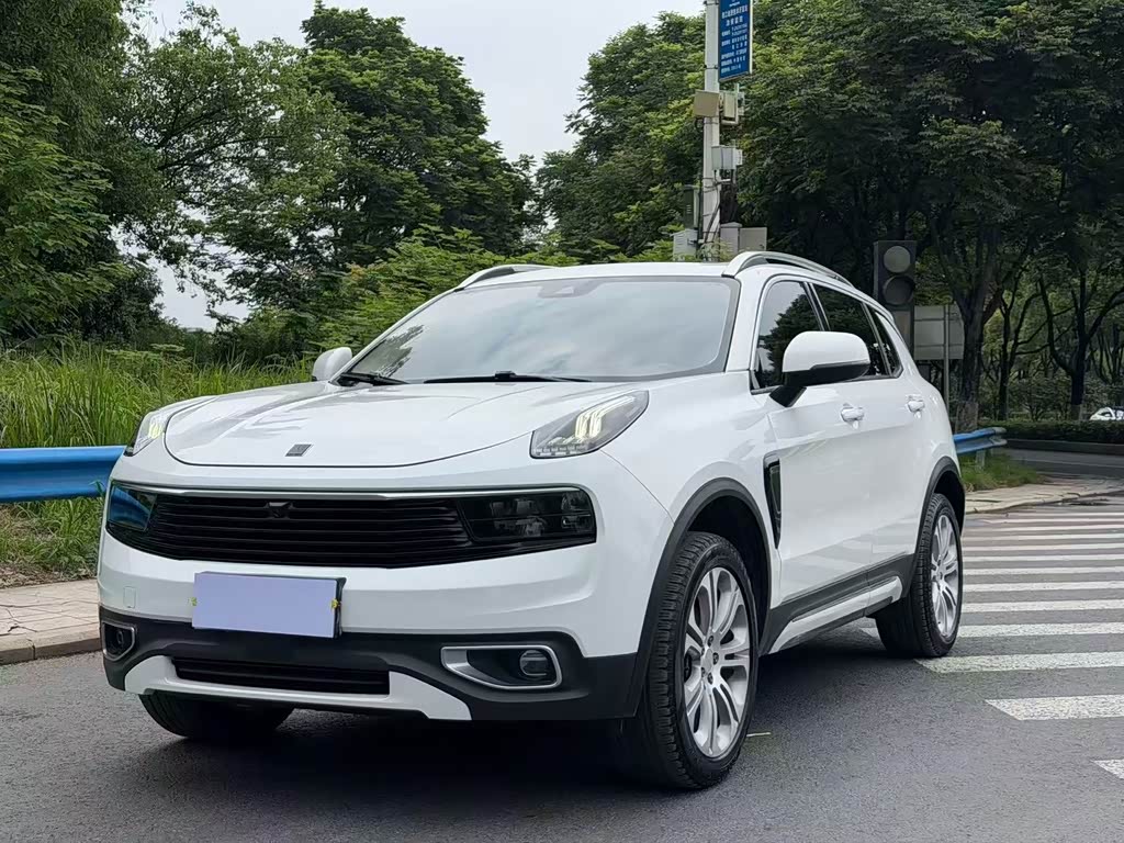 Lynk & Co 01
