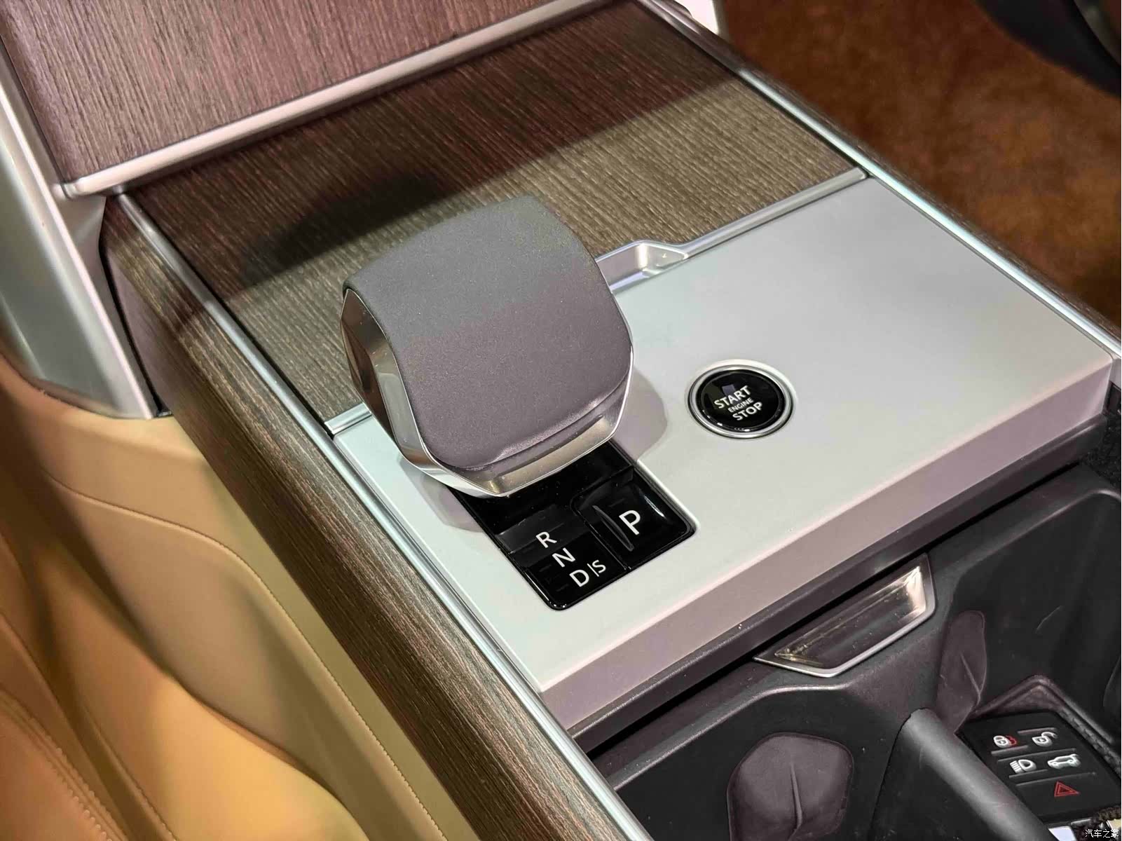 Land Rover Range Rover, 2024 14