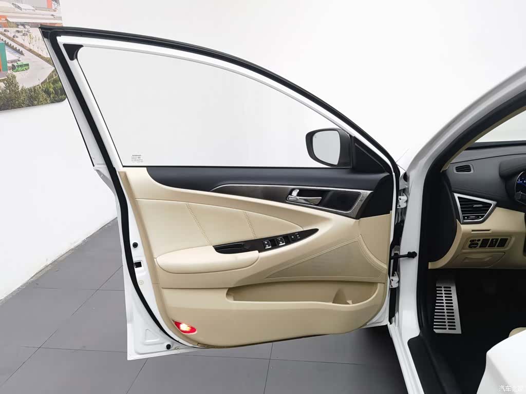 Changan Eado, 2016 8