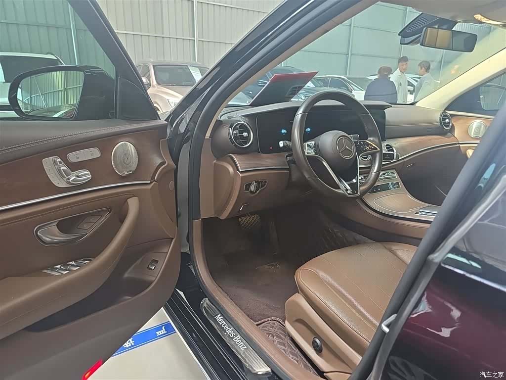 Mercedes-Benz E-Class, 2023 16