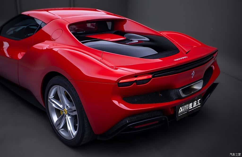 Ferrari 296, 2023 6