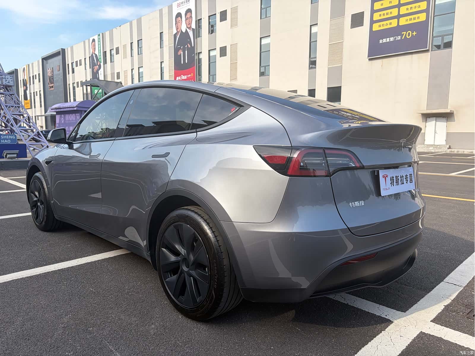 Tesla Model Y, 2025 4