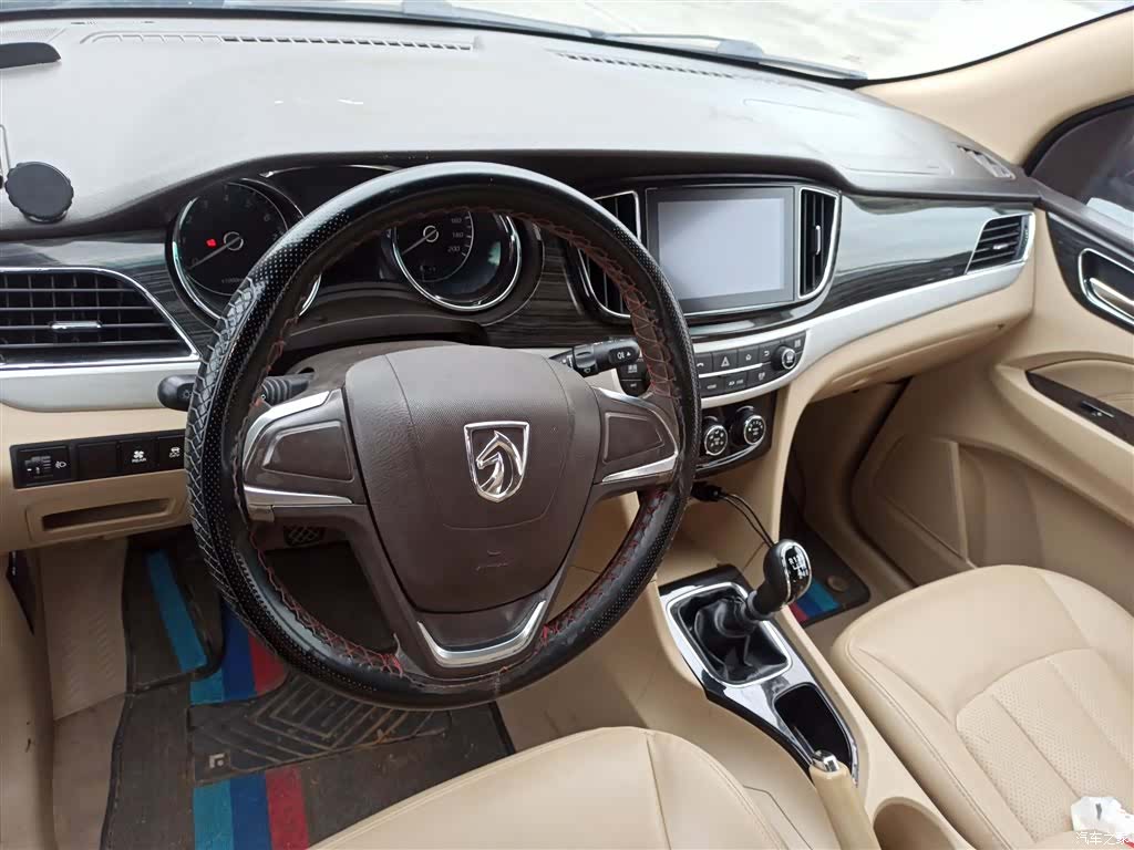 Wuling 730, 2017 10