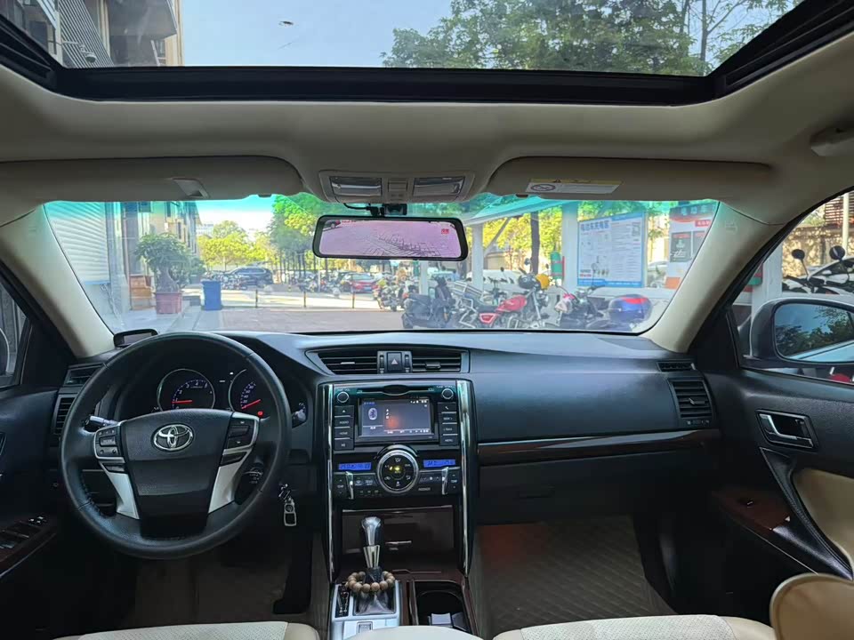 Toyota Reiz Toyota Reiz